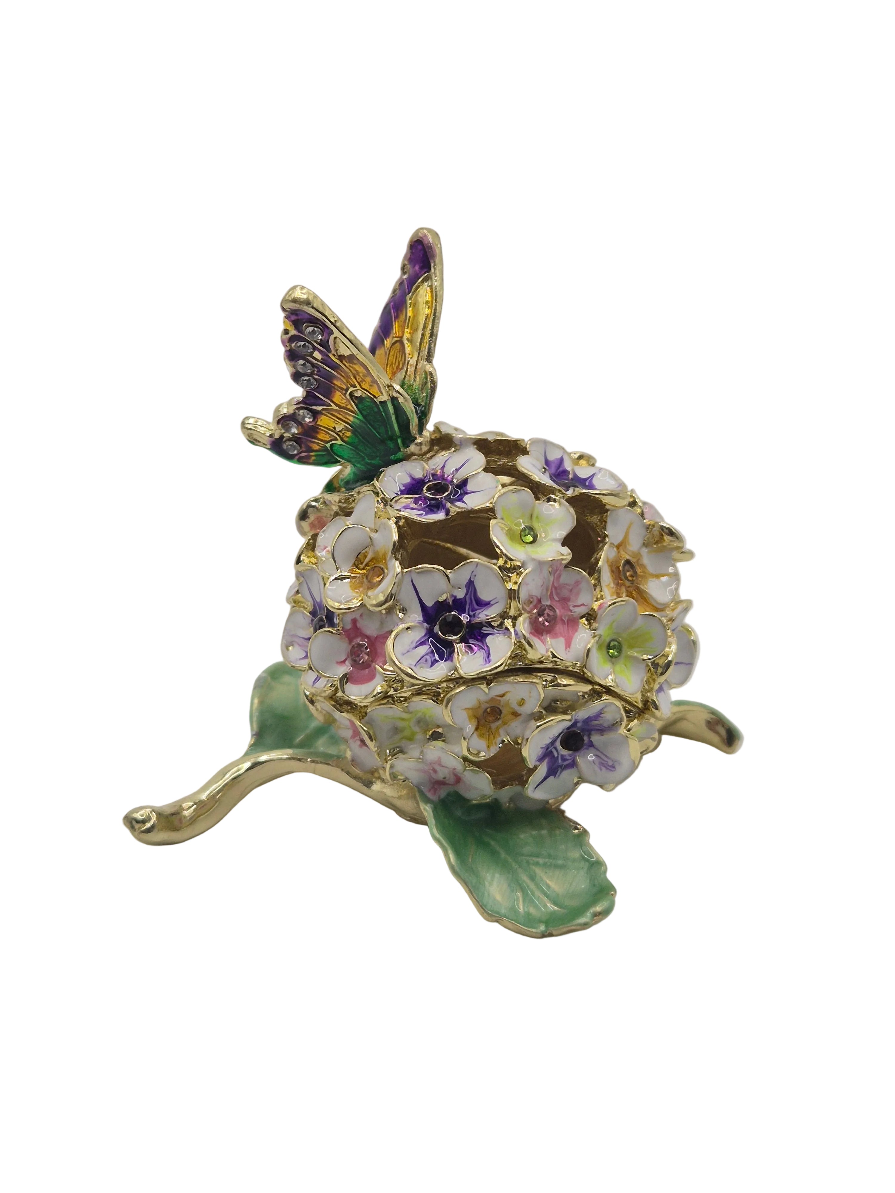 hydrangea flower and butterfly trinket pot