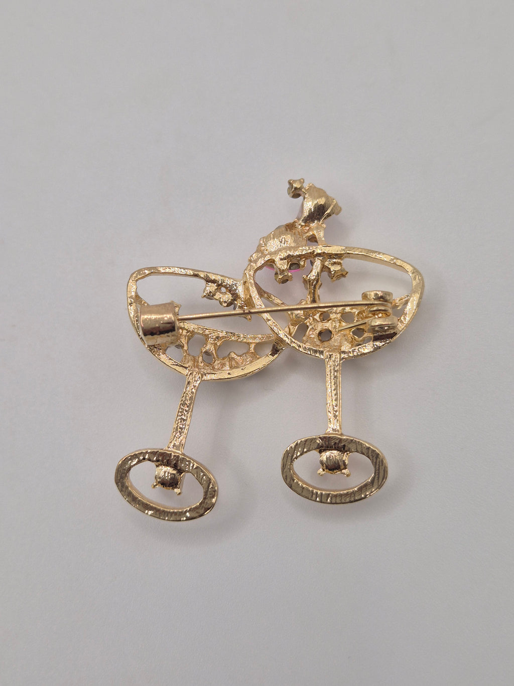 cocktail glasses brooch